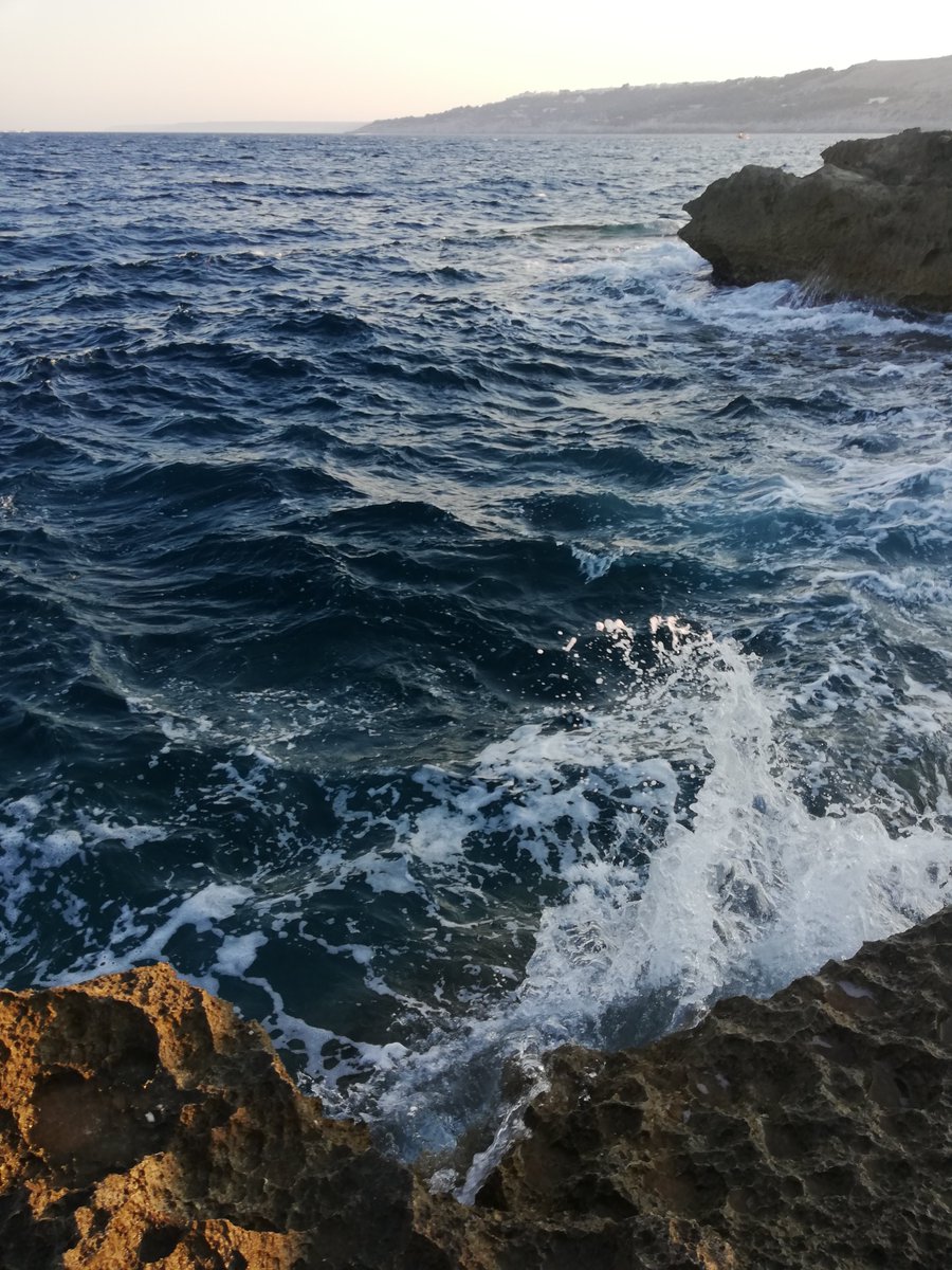 alebas_21's tweet photo. La felicità fa il rumore del mare. 🌊
#seascape #italianlandscape #martirreno #mediterraneo #bluoltremodo #summer2021 #mobilephotography #paesaggioitaliano #salento #estateitaliana #estate2021
https://t.co/mhzDO10A2C https://t.co/QKfycmLtWX