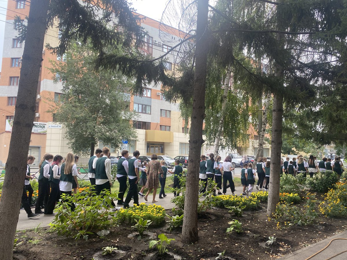 Не будем откладывать на завтра то, что нужно сделать сегодня. Учебная эвакуация: вспомнили правила, маршрут, по которому покидаем гимназию, еще раз на деле проверили все виды оповещения.