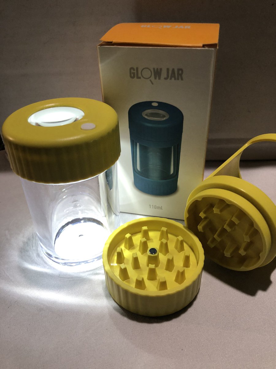 SpliffXpressNG's tweet photo. Cookies Glass Stash Jar

Details: Keeps Stash fresh, inbuilt-crusher, inbuilt-Smoke pipe, plant-growth LED lightening, air-tight ventilation 

PRICE: N6,000

DM or Whatsapp +2348157703869 for Wholesales

#Smokingaccessories #Smokejar #stashjar https://t.co/ohaJNw0Tql
