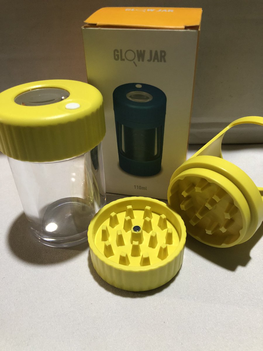 SpliffXpressNG's tweet photo. Cookies Glass Stash Jar

Details: Keeps Stash fresh, inbuilt-crusher, inbuilt-Smoke pipe, plant-growth LED lightening, air-tight ventilation 

PRICE: N6,000

DM or Whatsapp +2348157703869 for Wholesales

#Smokingaccessories #Smokejar #stashjar https://t.co/ohaJNw0Tql