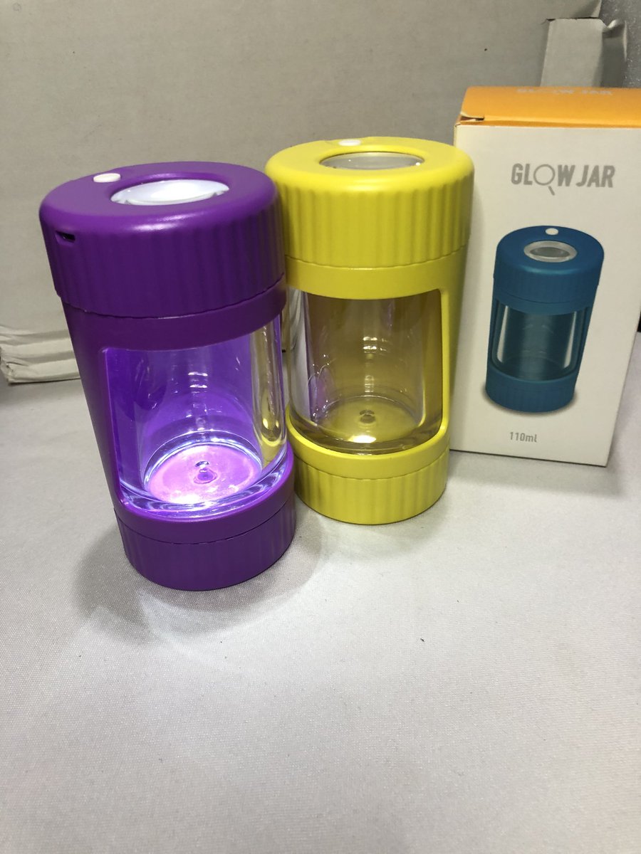 SpliffXpressNG's tweet photo. Cookies Glass Stash Jar

Details: Keeps Stash fresh, inbuilt-crusher, inbuilt-Smoke pipe, plant-growth LED lightening, air-tight ventilation 

PRICE: N6,000

DM or Whatsapp +2348157703869 for Wholesales

#Smokingaccessories #Smokejar #stashjar https://t.co/ohaJNw0Tql