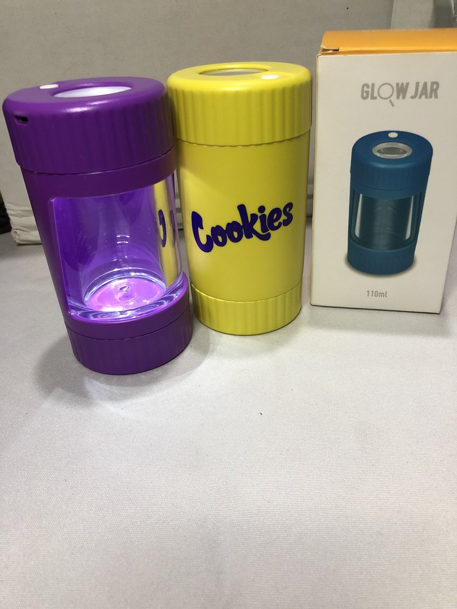 SpliffXpressNG's tweet photo. Cookies Glass Stash Jar

Details: Keeps Stash fresh, inbuilt-crusher, inbuilt-Smoke pipe, plant-growth LED lightening, air-tight ventilation 

PRICE: N6,000

DM or Whatsapp +2348157703869 for Wholesales

#Smokingaccessories #Smokejar #stashjar https://t.co/ohaJNw0Tql