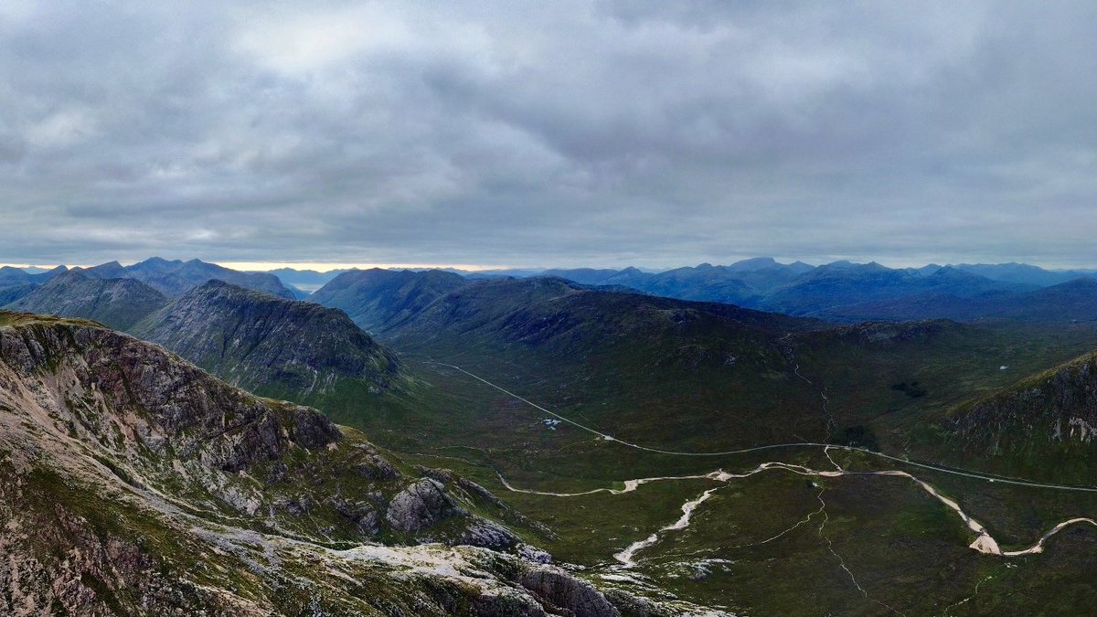 MaxHuntercouk's tweet image. Great views from Stob Dearg (Buachaille Etive Mòr). I started late so I had the climb, summit and entire car park to myself - unheard of during this crazy busy summer.