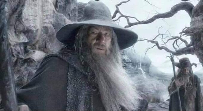 Frasespeliculas's tweet photo. "No podemos elegir los tiempos en los que nos toca vivir, lo único que podemos hacer es decidir qué hacer con el tiempo que se nos ha dado."

Gandalf (ESDLA: La Comunidad del Anillo) https://t.co/1VQ06690Gm