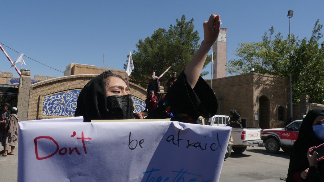 ZahraSRahimi's tweet photo. Dozens of women in western Herat province protested in the city and chatting “don’t afraid, don’t afraid, we are together”. 

It is the first ever protest in the country after Taliban took over Afghanistan. https://t.co/v5DvWVjKEL