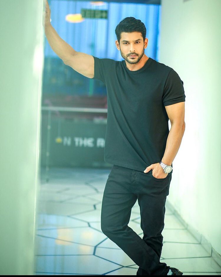 anilvishnoe's tweet image. Heartbreaking 💔 
We will miss you #Siddharth_Shukla 
RIP😢😢