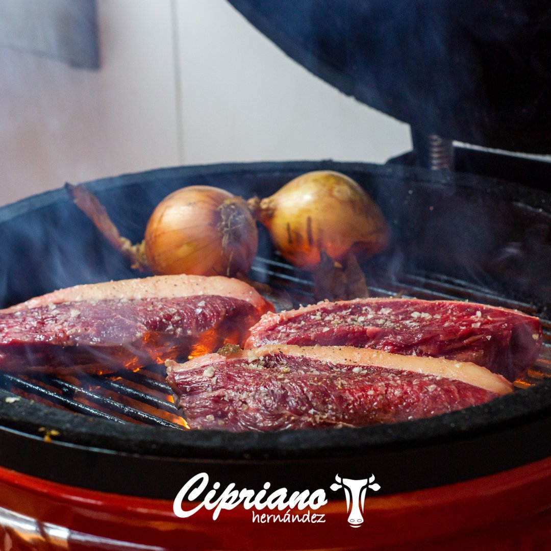 carnicacipriano's tweet photo. Es momento de disfrutar de una buena Tapilla de Vacuno a la #barbacoa, porque ¡ya es fin de semana! 

https://t.co/qaEQkgaSzB

#lacarnedecipriano #tapilladevacuno #picanha #carniceriaonline https://t.co/gaudo6jpPb