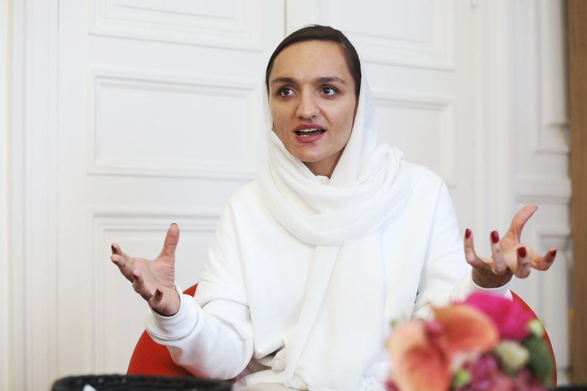 1ElisaMoreno's tweet photo. #Afghanistan | Ce matin, j'ai eu l'honneur de rencontrer @Zarifa_Ghafari.

Maire de Maidan Shar à 26 ans, militante pour les droits humains et l'égalité femmes-hommes, son courage et ses luttes forcent l'admiration.

Le combat pour les droits des femmes n'a pas de frontières. https://t.co/z4FTQxvEYh