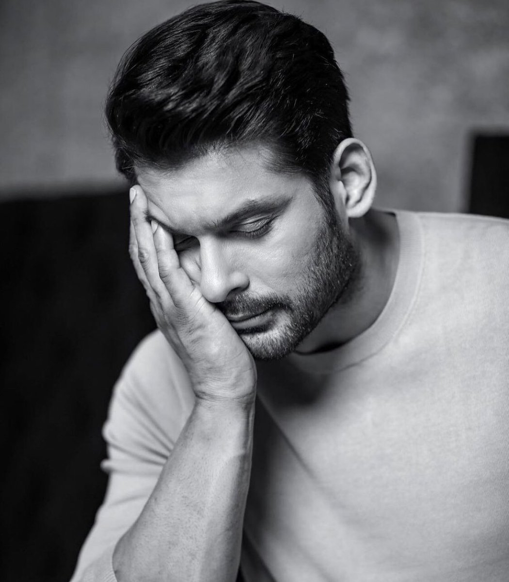 drkanchanv27's tweet image. Shocked to hear the News of Such a young Handsome, Dynamic actor&apos;s demise.

My heartfelt condolences to the family, friends, and fans of #SiddharthShukla. 

ॐ शांति...🙏🙏
#siddharthshukladeath