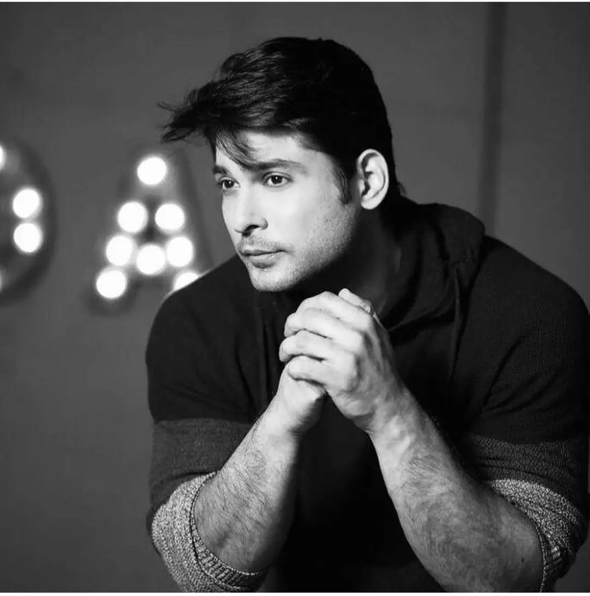 drkanchanv27's tweet image. Shocked to hear the News of Such a young Handsome, Dynamic actor&apos;s demise.

My heartfelt condolences to the family, friends, and fans of #SiddharthShukla. 

ॐ शांति...🙏🙏
#siddharthshukladeath