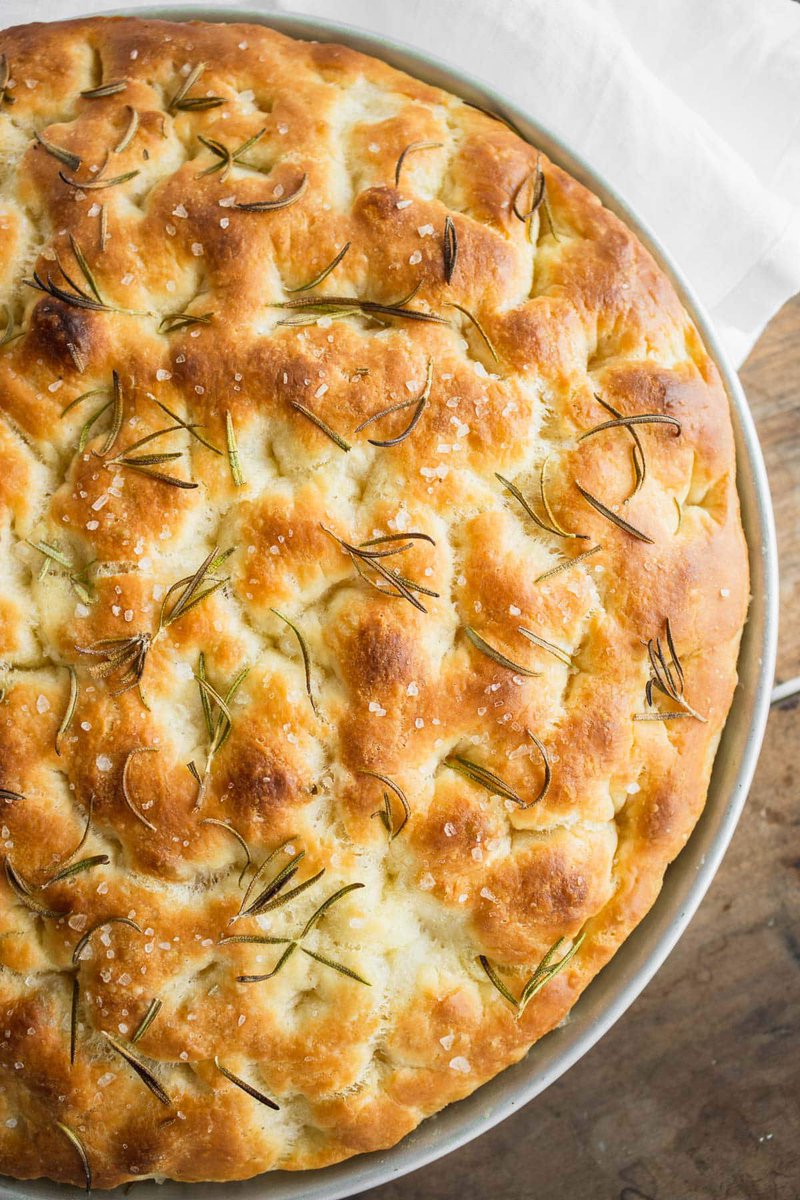 schmoozequeen's tweet image. #Vegan No Knead Focaccia #ItalianBread #Rosemary #CherryTomatoes #Focaccia❤️❤️❤️#PlantbasedBread
theplantbasedschool.com/focaccia-no-kn…