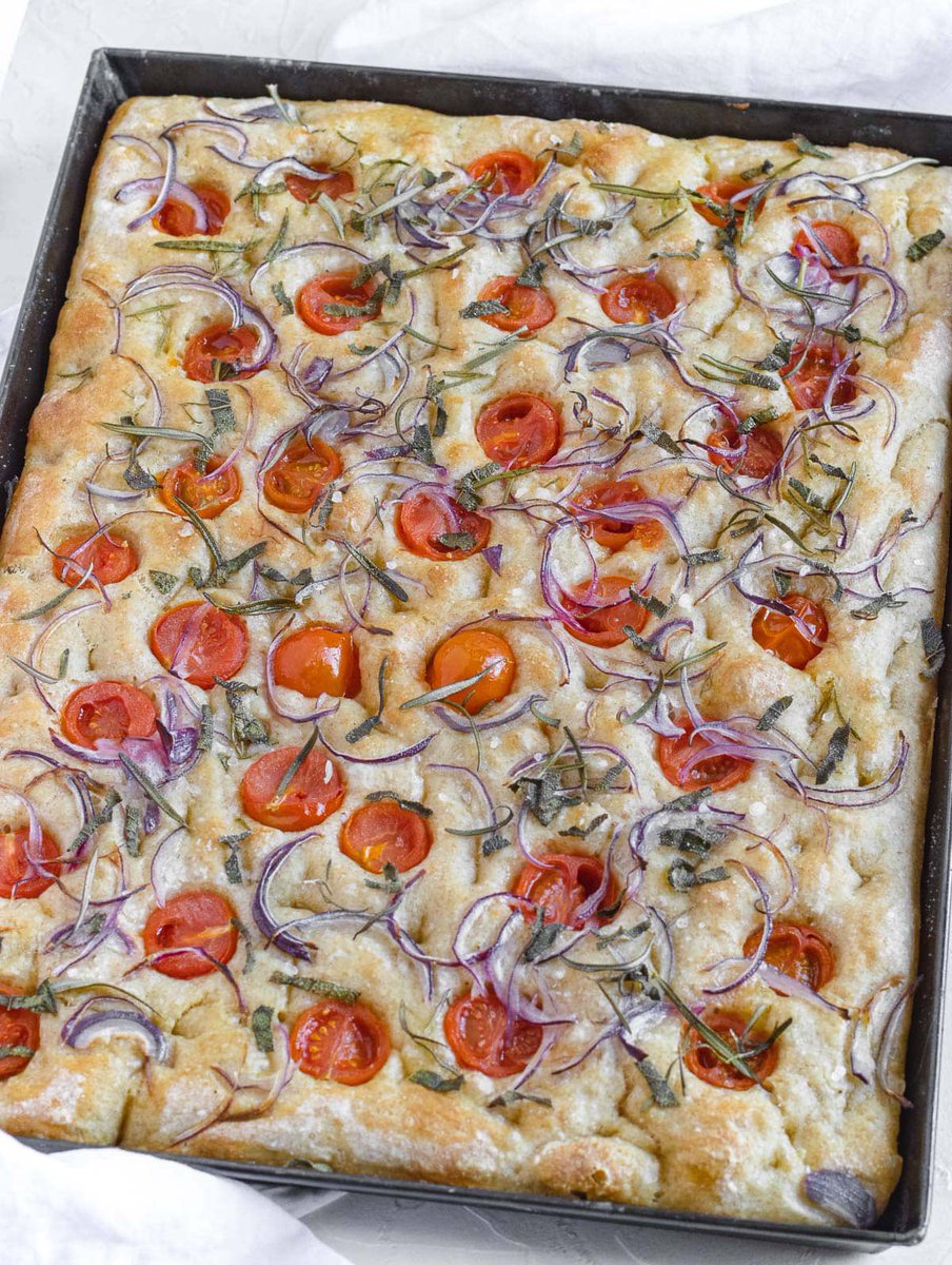 schmoozequeen's tweet image. #Vegan No Knead Focaccia #ItalianBread #Rosemary #CherryTomatoes #Focaccia❤️❤️❤️#PlantbasedBread
theplantbasedschool.com/focaccia-no-kn…