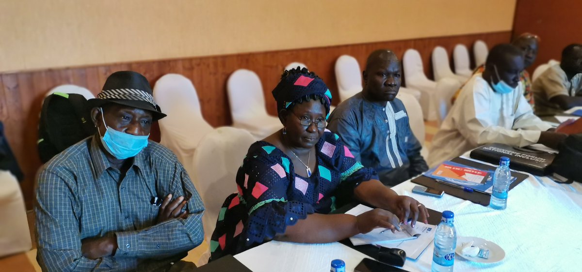IBE_UNESCO's tweet photo. Ouverture de l'atelier de formation des cadres du centre national des curricula et des directions techniques du MENPC #Tchad🇹🇩 en approche par compétences. La formation s'inscrit dans le cadre du #PREAT et animée par les experts du BIE. @IBE_UNESCO https://t.co/g0MZ4KS1Qu