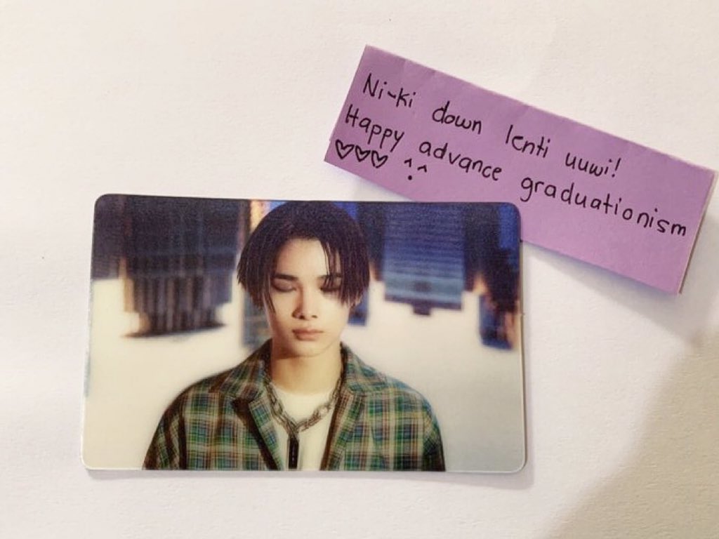 onyourp__oca's tweet photo. collectbook + gcash giveaway 💗
1 winner of cb & 1 winner of 20 php
— like & rt
— follow (optional, ifb bns accs)
— reply anything <3
— winner will shoulder sf 4 cb
will end kapag umuwi na last lenti >< ga kasi advance #graduationism na ako sa album pcs + sold bentables 🔥 https://t.co/JD11DmpsAw