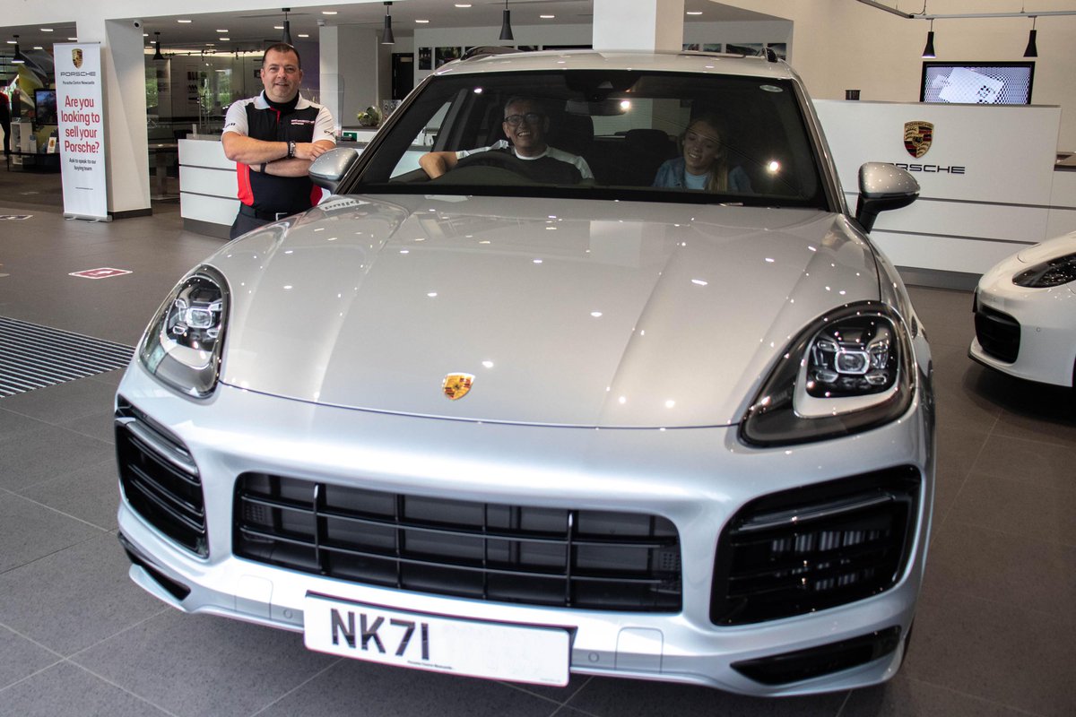 Porschenewcastl's tweet photo. Some happy customer picking up their brand new 71 plate at Porsche centre Newcastle!
📞 0191 295 1234
📧 info@porschenewcastle.co.uk
#70plate #cayenne #panama #porsche #porschenewcastle https://t.co/s2ccT484VC