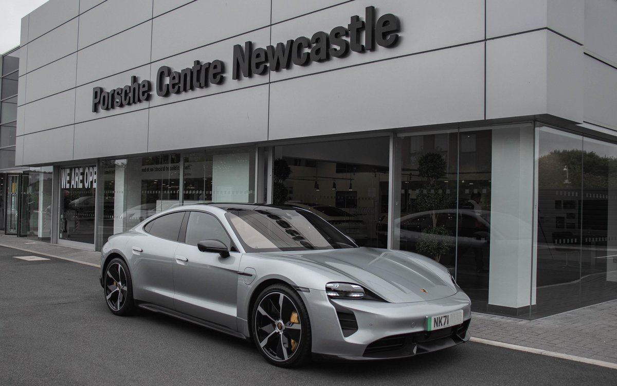 Porschenewcastl's tweet photo. Some happy customer picking up their brand new 71 plate at Porsche centre Newcastle!
📞 0191 295 1234
📧 info@porschenewcastle.co.uk
#70plate #cayenne #panama #porsche #porschenewcastle https://t.co/s2ccT484VC