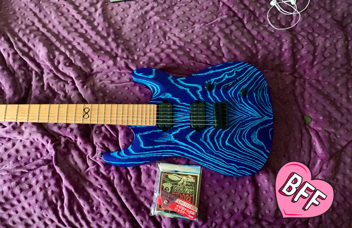 jpilk_AGNS's tweet image. 1日中気分悪くなってたけど、午後から玄をチェンジしたかった！10分後で、完了！Stringing her up with the GOAT strings @ernieball @ErnieBall_JP COATED #skinnytopheavybottom!!! Love ‘em to death #stringchange #chapmanguitars #japan #agnsjpn #poppunk #easycore #東京 #band