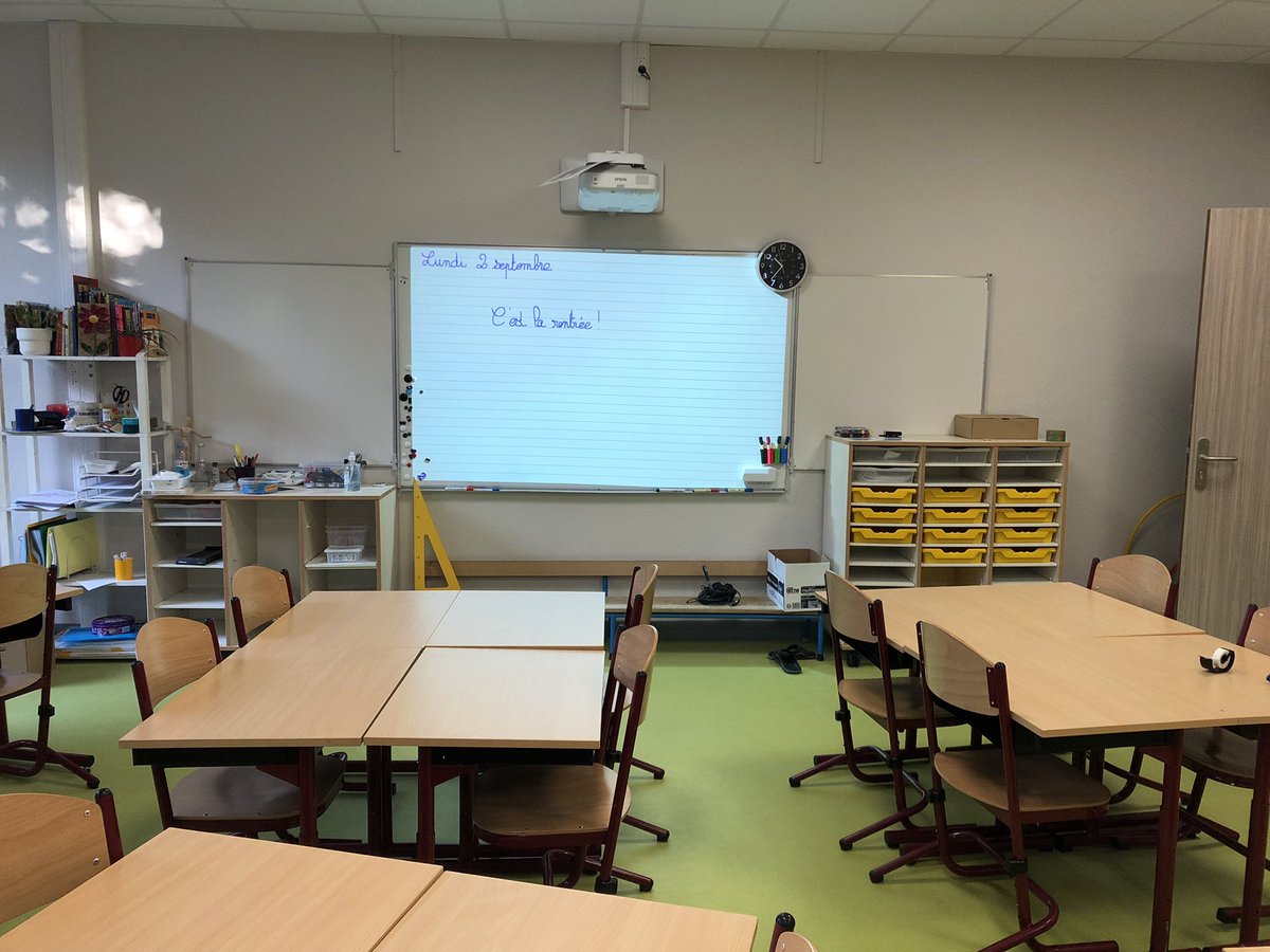 GMothron's tweet photo. Rentrée, ce matin, pour tous les élèves et pour les agents des écoles de la @VilleArgenteuil. 
Bravo aux équipes qui ont travaillé tout l’été pour la préparer et offrir les meilleures conditions d’études et de travail.
Bonne rentrée et bonne année à toutes et à tous! https://t.co/3vWPsLsFII