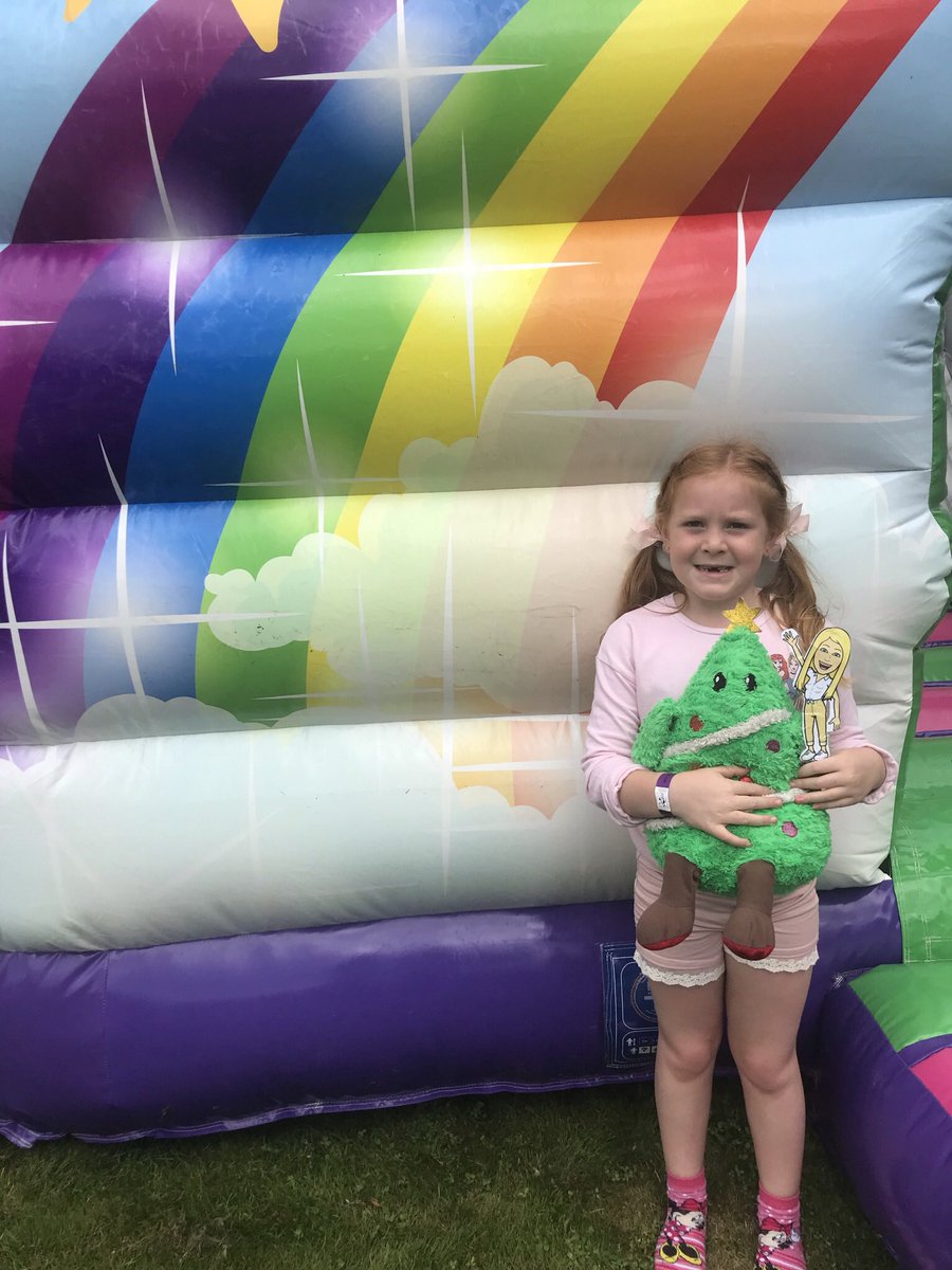 chiaraberry08's tweet photo. Summer holiday fun with Mrs Tither @KGrangeStMarys https://t.co/zBXAeCErw6