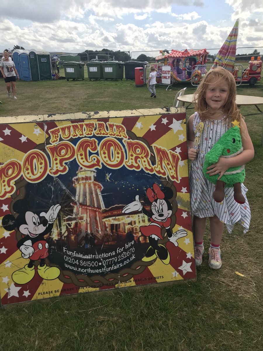 chiaraberry08's tweet photo. Summer holiday fun with Mrs Tither @KGrangeStMarys https://t.co/zBXAeCErw6