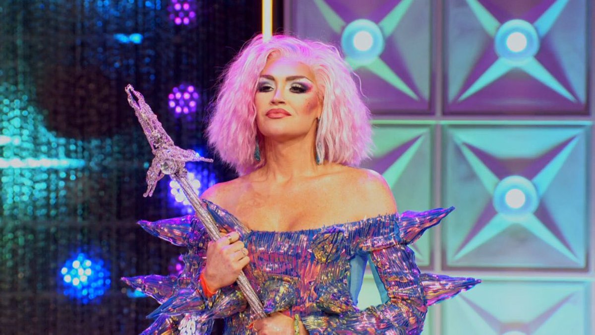 essenceofcouIee's tweet photo. GOD IS A WOMAN AND HER NAME IS MISS KYLIE SONIQUE LOVE

#allstars6 https://t.co/XaAKIM2VD3