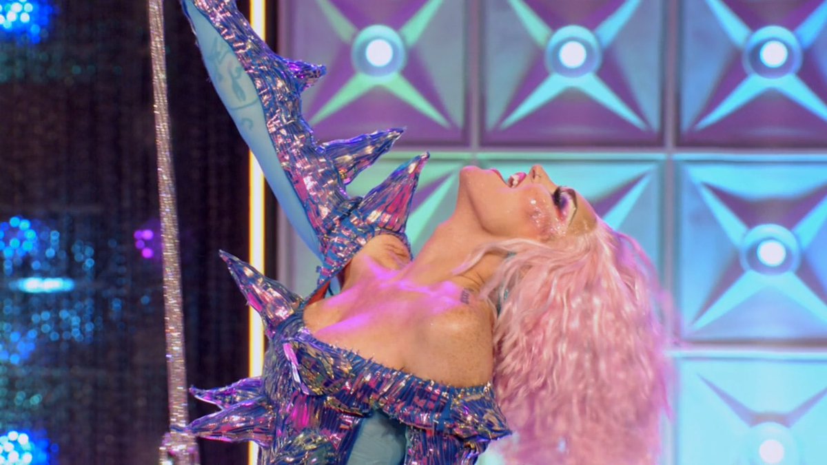 essenceofcouIee's tweet photo. GOD IS A WOMAN AND HER NAME IS MISS KYLIE SONIQUE LOVE

#allstars6 https://t.co/XaAKIM2VD3