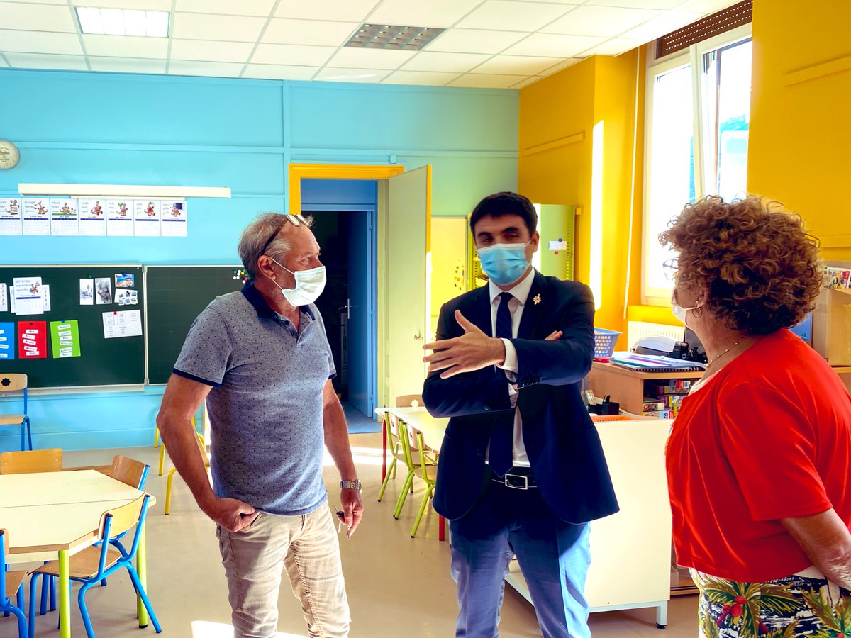 Suite des visites, dans le cadre de la #Rentree2021, à l’école Bellevue de Notre-Dame-de-Commiers.

En ce jour de #rentree, je souhaite une bonne année scolaire aux 12 250 200 élèves, aux 870 000 enseignants et à l’ensemble de la communauté éducative.

#rentreescolaire2021