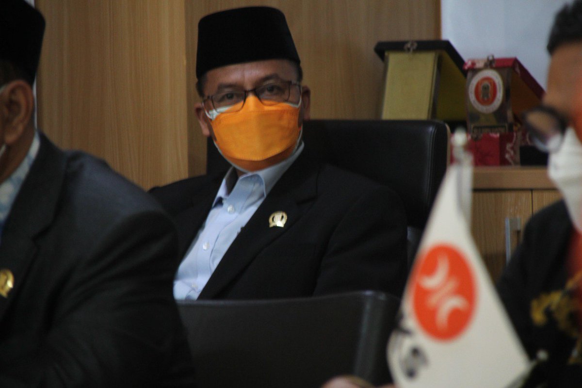 fpksdkijakarta's tweet photo. #Dokumentasi konferensi pers #FPKS bersama awak media berkenaan dengan perubahan struktur FPKS di DPRD DKI Jakarta dan pengenalan Suhud Alynudin calon pengganti anggota Dewan yang wafat Mohammad Arifin dari Dapil 2 (Kamis, 02/09/2021) #DokHumasFPKS https://t.co/2ReKfrNo2L