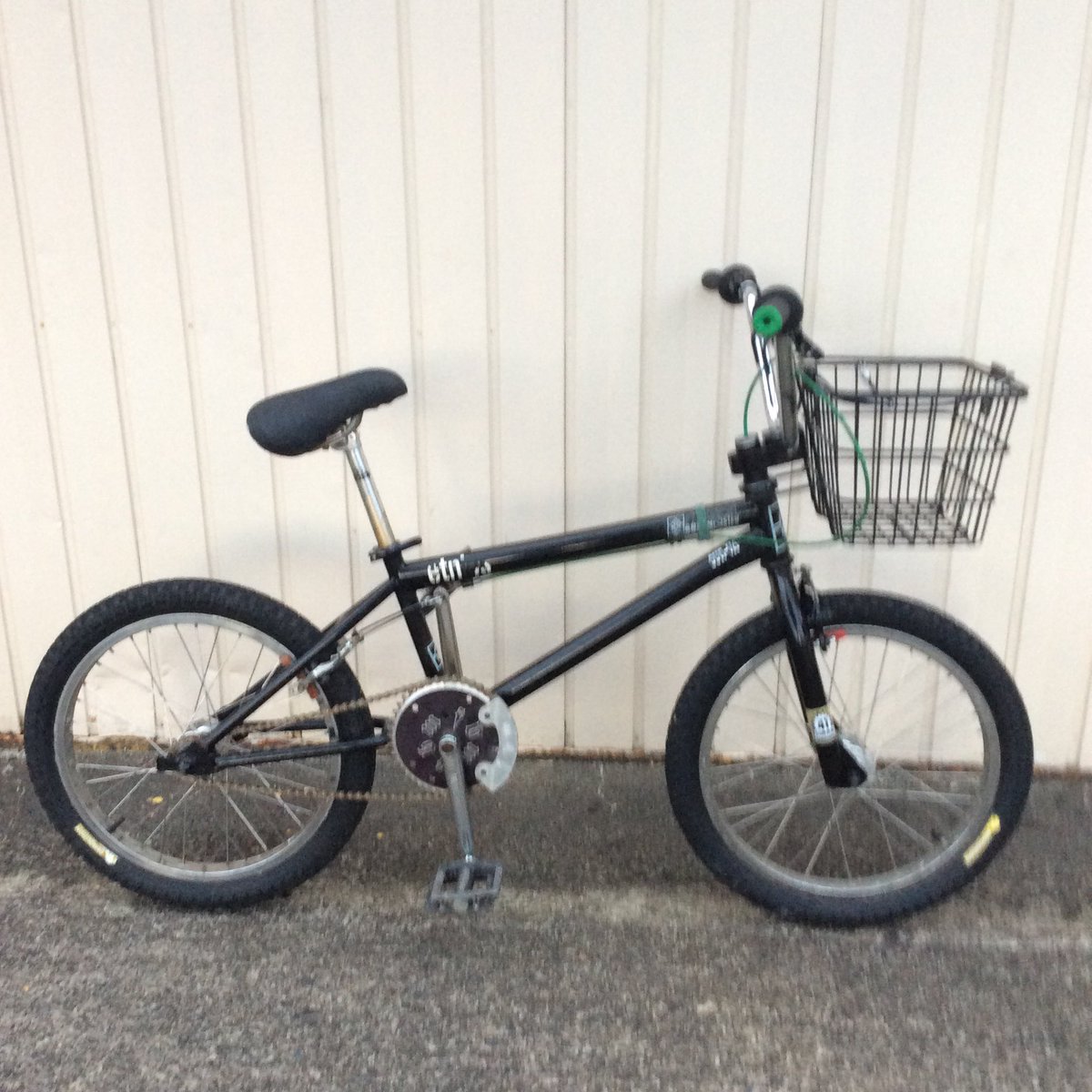 SURVA's tweet photo. 古い #bmx にロングピラー、フロントブレーキとかごを付けて #シティコミューター 。結構乗りやすいです。
#fitbike #brianfoster #cycling #サイクリング #シティライド #街乗り #outdoor #アウトドア ⠀
#fukui #福井 #サーバサイクルズ #survacycles⠀ https://t.co/uhKRWedKS3