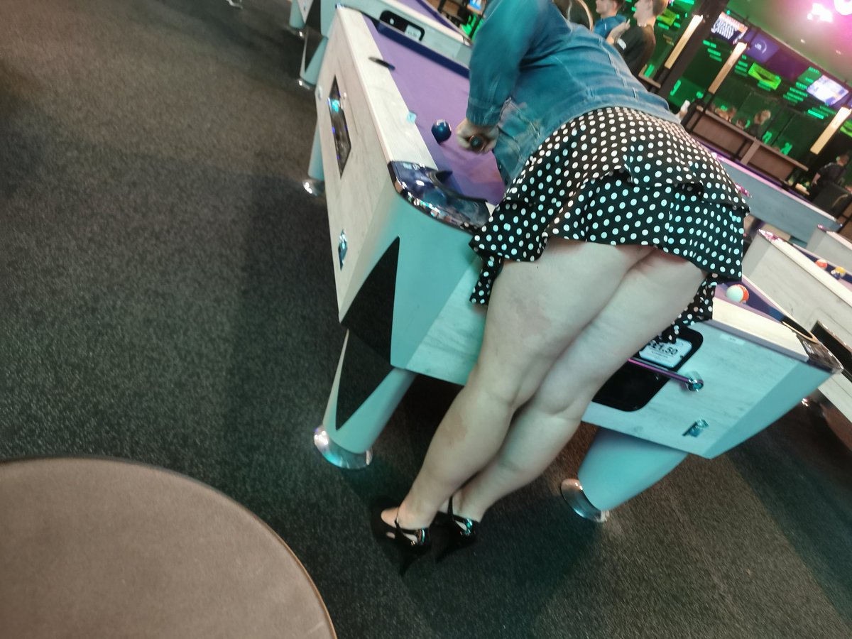 MischievousMilf's tweet photo. Cheshire Oaks was fun https://t.co/hpZPYnDR1I