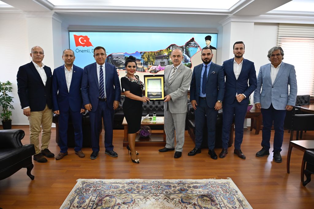 ustiskurumsal's tweet photo. USTİS, Yalova’ya çıkarma yaptı
Türkiye’nin MR’ını çekmeye hazırlanan Uluslararası Sağlık Turizmcileri İşverenler Sendikası (USTİS), ilk adımı Yalova’dan attı. Sağlık Turizmi Master Planı çalışması kapsamında Doğu Marmara Kalkınma Ajansı ile temasta bulunan USTİS, +++ https://t.co/PKvXtJ2Xp5