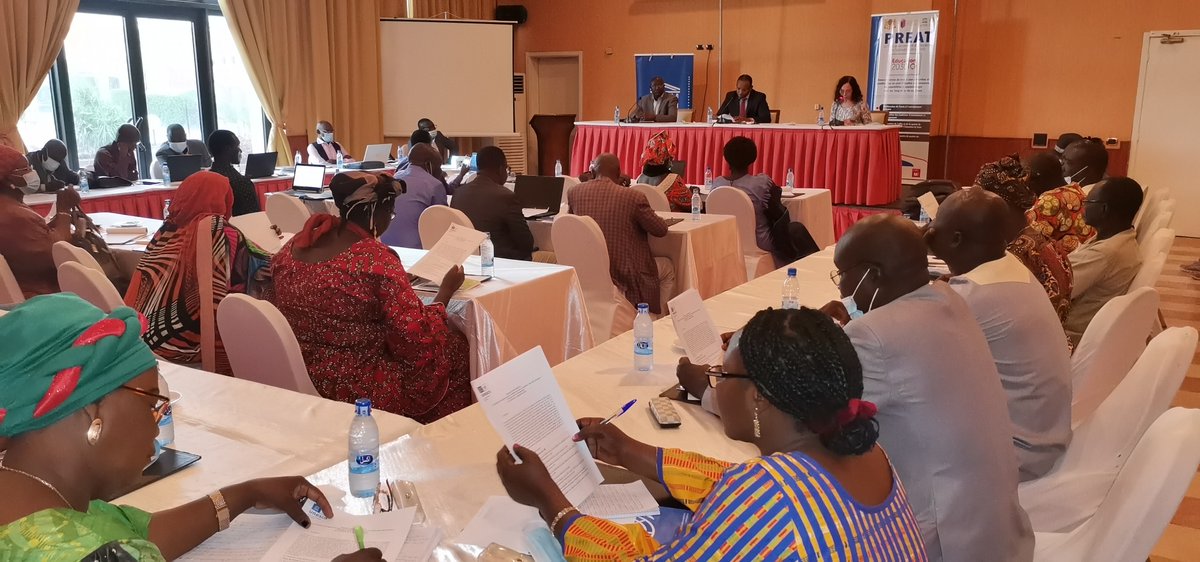 IBE_UNESCO's tweet photo. Ouverture de l'atelier de formation des cadres du centre national des curricula et des directions techniques du MENPC #Tchad🇹🇩 en approche par compétences. La formation s'inscrit dans le cadre du #PREAT et animée par les experts du BIE. @IBE_UNESCO https://t.co/g0MZ4KS1Qu