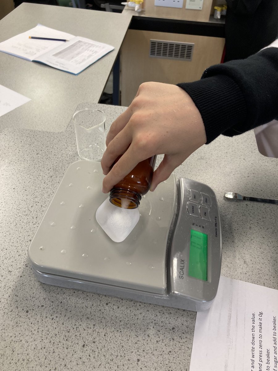 LasswadeScience's tweet photo. S1 are working on perfecting their measuring skills. Volume, temperature, mass and length #DREAM https://t.co/wfk4OylZIp