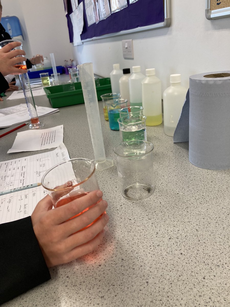 LasswadeScience's tweet photo. S1 are working on perfecting their measuring skills. Volume, temperature, mass and length #DREAM https://t.co/wfk4OylZIp