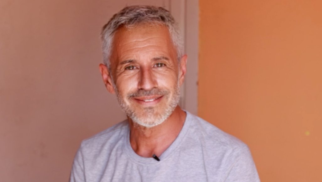 SDalmaoficial's tweet photo. Muy pronto os presentaré mis nuevas canciones. Espero que os contagien de optimismo y os transmitan color, luz y alegría. Es lo que a mí me pide el cuerpo, ¿Y a ti? ¿Qué te pide el alma? Cuéntamelo en comentarios del vídeo en Youtube.

https://t.co/tYxTLvIpYo 

#QueTePideElAlma https://t.co/rqiaT6d5EK