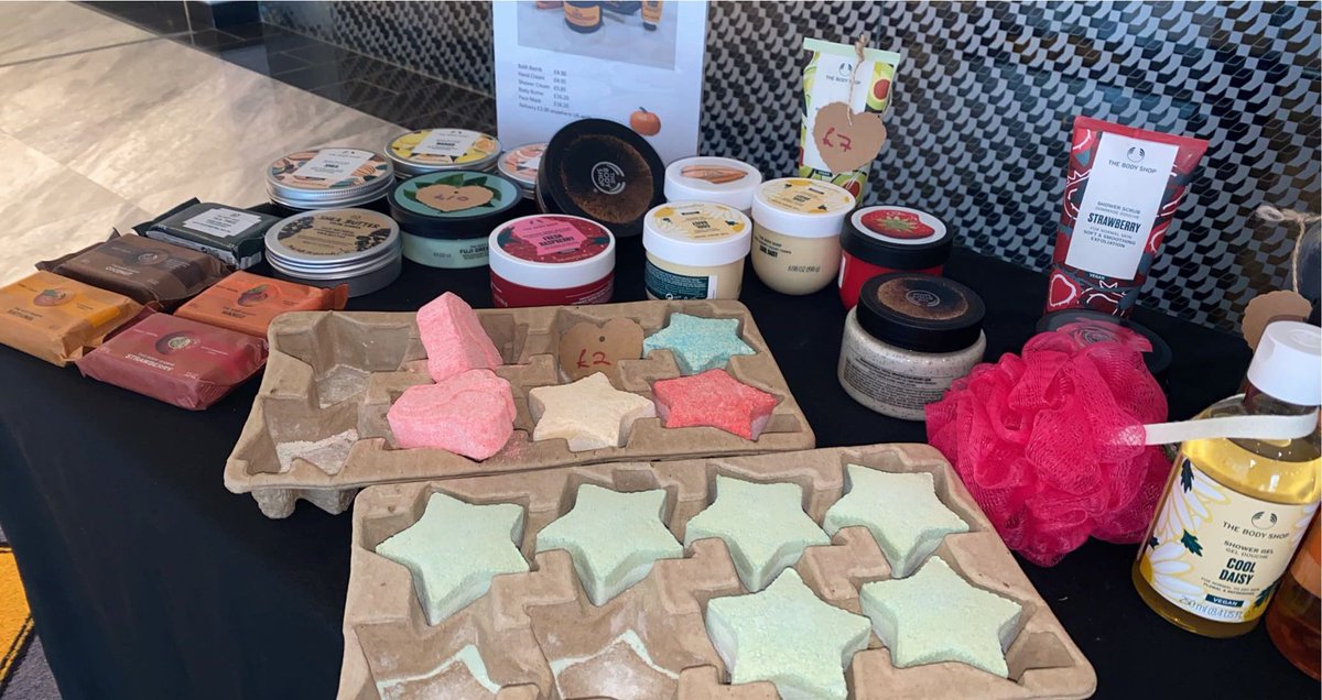 70marklane's tweet photo. @SylviaOttway is joining us here @70marklane today. She has an amazing selection of goodies from creams and bath bombs to shampoo and makeup. You don't want to miss out. From 11am - 4pm 🤩🤩🤩🤩 #bodyshopathome #Wow #bodyshopproducts #bodyshop https://t.co/3gXnOrkHoK