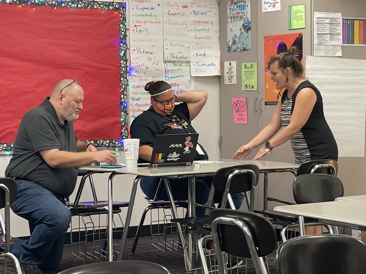 RLA teachers practice comprehension and retelling strategies using storyboards &amp; partner work #BiSDPride #BISDbacktobetter #FISistheBest #TEAMFiS #BISDRLA