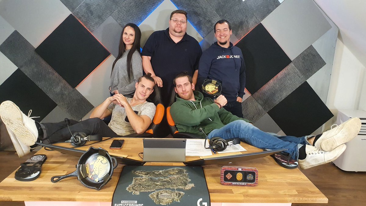 NetrockGG's tweet photo. ❤️Dank für diese großartige #PDOS3
Wir bedanken uns bei allen Teams & Orgs, besonders bei @BeingEsports & @zuluxxman für die Casts, unserem Partner @QpadOfficial, @PUBG_DE für den Merch🙏
PUBG kommt wieder🤭jetzt was Neues🥳
STAY TUNED😉👉Social Media & https://t.co/IhWO3Nd85y https://t.co/4giyj2Syv3