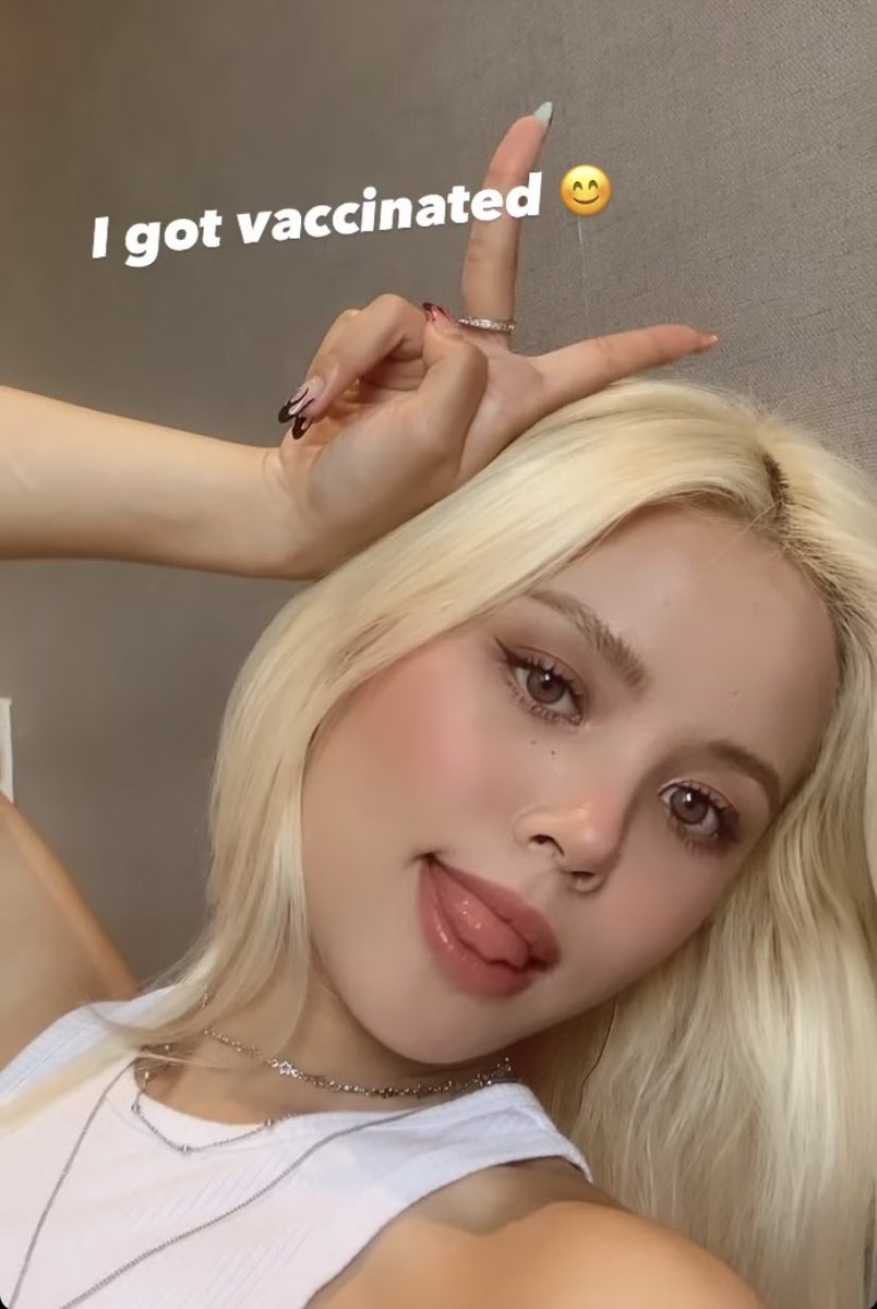 sornarchives's tweet photo. sorn said hot people get vaccinated🥵

#손 #SORN #씨엘씨 #CLC https://t.co/l81AKHJdB7