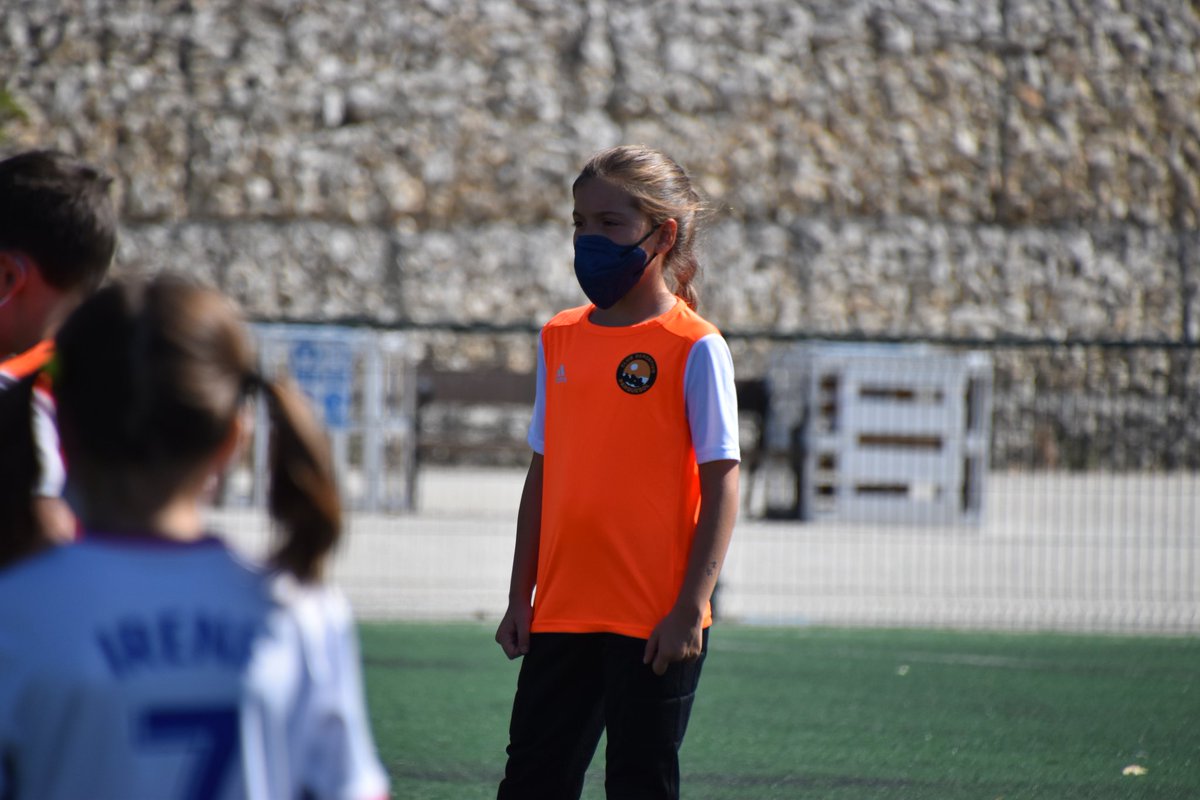CDParquesolFem's tweet photo. 👋🍊⚽️ ¡Oyeeeeee! ¡10 últimos días para apuntarse al primer ciclo de tecnificación del club!

🤔 ¿Te lo vas a perder?

👉 https://t.co/nnW2JrTR9A

#Tecnificación #CDParquesol #VamosParquesol https://t.co/cG6U3XW6c1