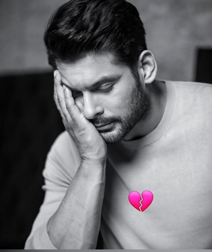 Aminamalik206's tweet image. Heart breaking news he is no more 💔😢
#SidharthShuklaDeath