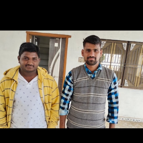 gadri523's tweet photo. बड़े भाई राजू गाडरी को जन्मदिन की बहुत-बहुत बधाई और शुभकामनाएं भगवान सांवरिया सेठ का आशीर्वाद आप पर हमेशा ऐसे ही बना रहे🎂🎂🎂 https://t.co/AMRiZpo83T