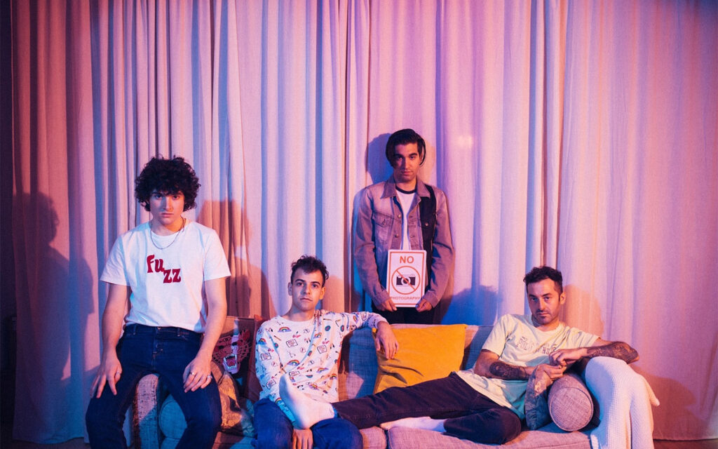 Los barceloneses <a href="/TLTXT_/">TLTXT</a> lanzan 'Por la ciudad'. Descúbrelos en <a href="/Siglo21_Radio3/">Siglo21</a>