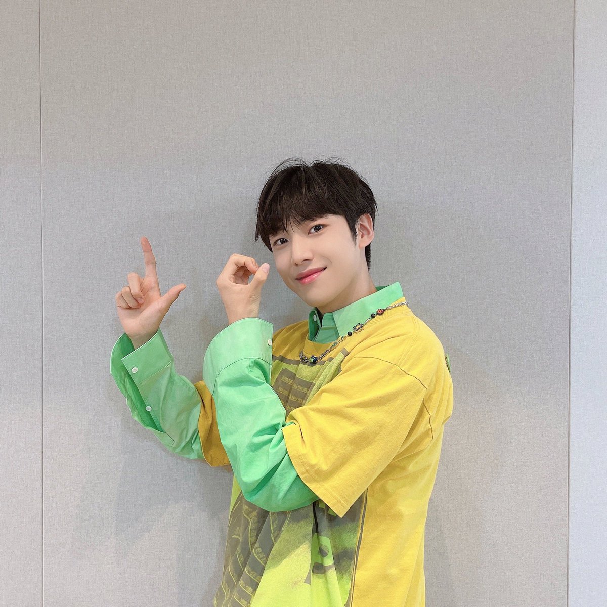 LES_BNM's tweet photo. [📷]

이은상 'Lemonade'🍋
즐거운 첫 컴백 무대였습니다🤗

#이은상 #LeeEunSang #BeautifulSunshine #Lemonade #브랜뉴뮤직 #BRANDNEWMUSIC https://t.co/yqwClV0dbD