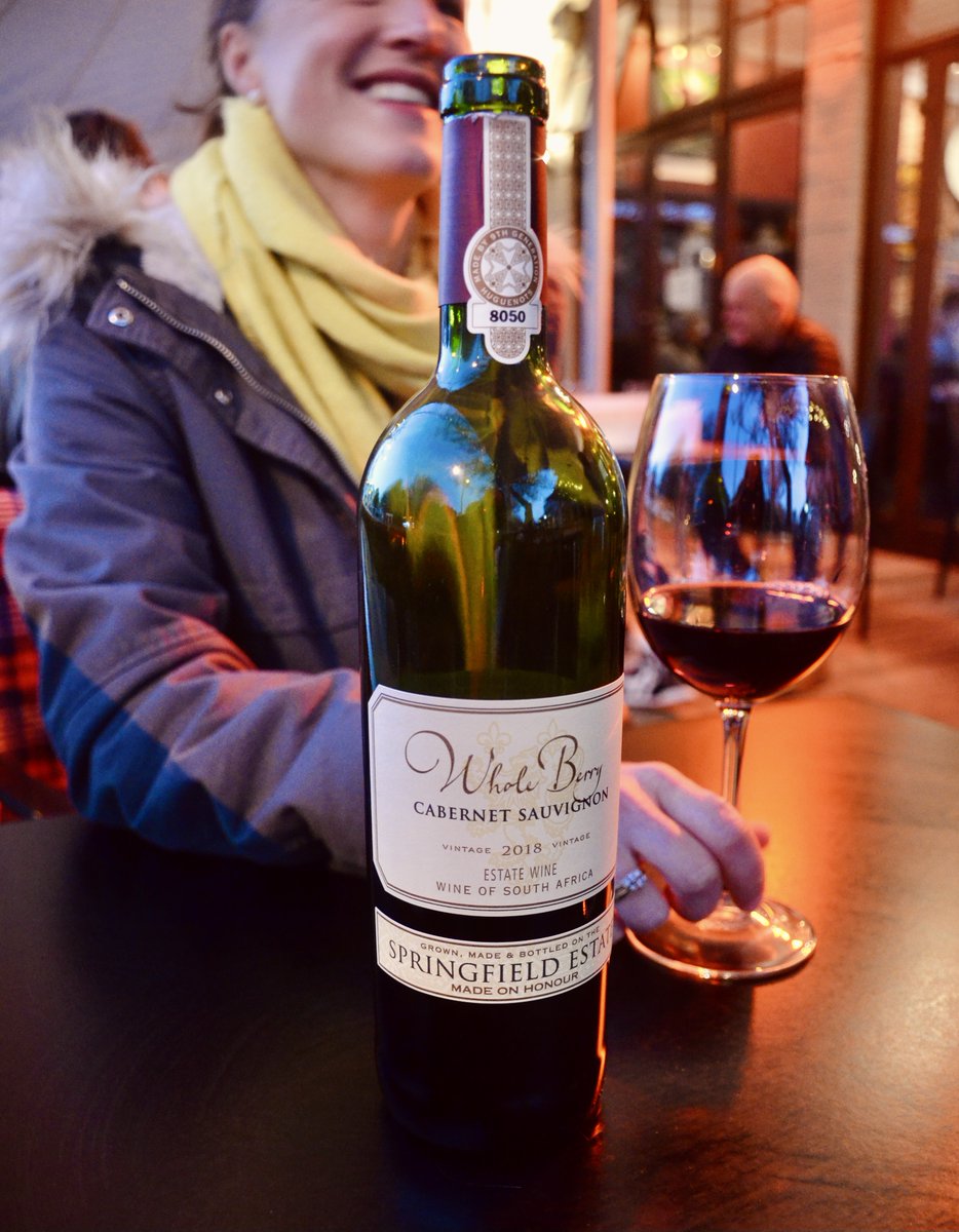 Cheers fellow Cab Sauv lovers 🍷 It's #InternationalCabernetSauvignonDay! 

#cabernetsauvignonday #wineoclock #springfieldestate #wholeberry #cabernetsauvignon #redwine #winelover #cabernetday #winestagram #wineofinstagram #southafricanwine #barristersgrill