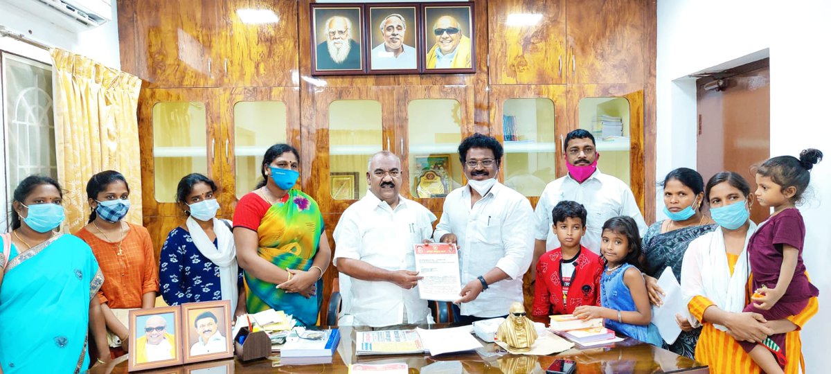 gowthaman_va's tweet photo. திருச்சி சிறப்பு முகாமில் அடைக்கப்பட்டிருக்கும் ஈழத் தமிழர்களின் உறவினர்களோடு அமைச்சர் கே.எஸ்.மஸ்தான் அவர்களுடனான சந்திப்பு பெரும் நெகிழ்ச்சிக்குரியது. கோரிக்கைகளை நிறைவேற்றுகிறேன் என்று வாக்குறுதி தந்ததோடு ஈழச் சொந்தங்களை தானே முன்னின்று உபசரித்து உணவளித்தது  மகிழ்ச்சிக்குரியது. https://t.co/E7spabFQfg