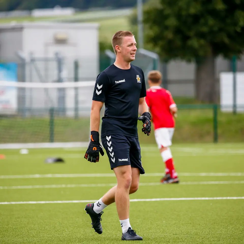 LouisHrebeniak's tweet photo. Absolutely delighted to have been appointed Lead Academy Foundation Phase GK Coach @CambridgeUtdFC! Buzzing for this brilliant opportunity to work with some extremely talented players and staff 🧤💛🖤 https://t.co/GsaEXTW31d