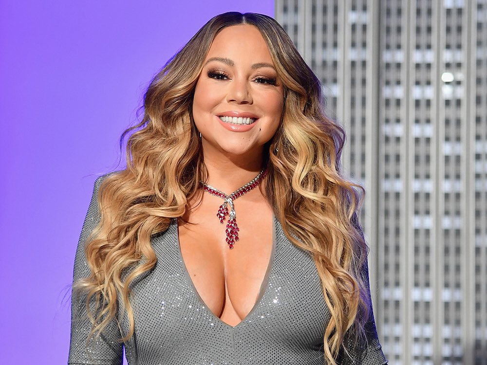 PopTingz's tweet photo. Mariah Carey is rumored to be performing her song “Hero” at this years #VMAs https://t.co/1R9SGwxg5J