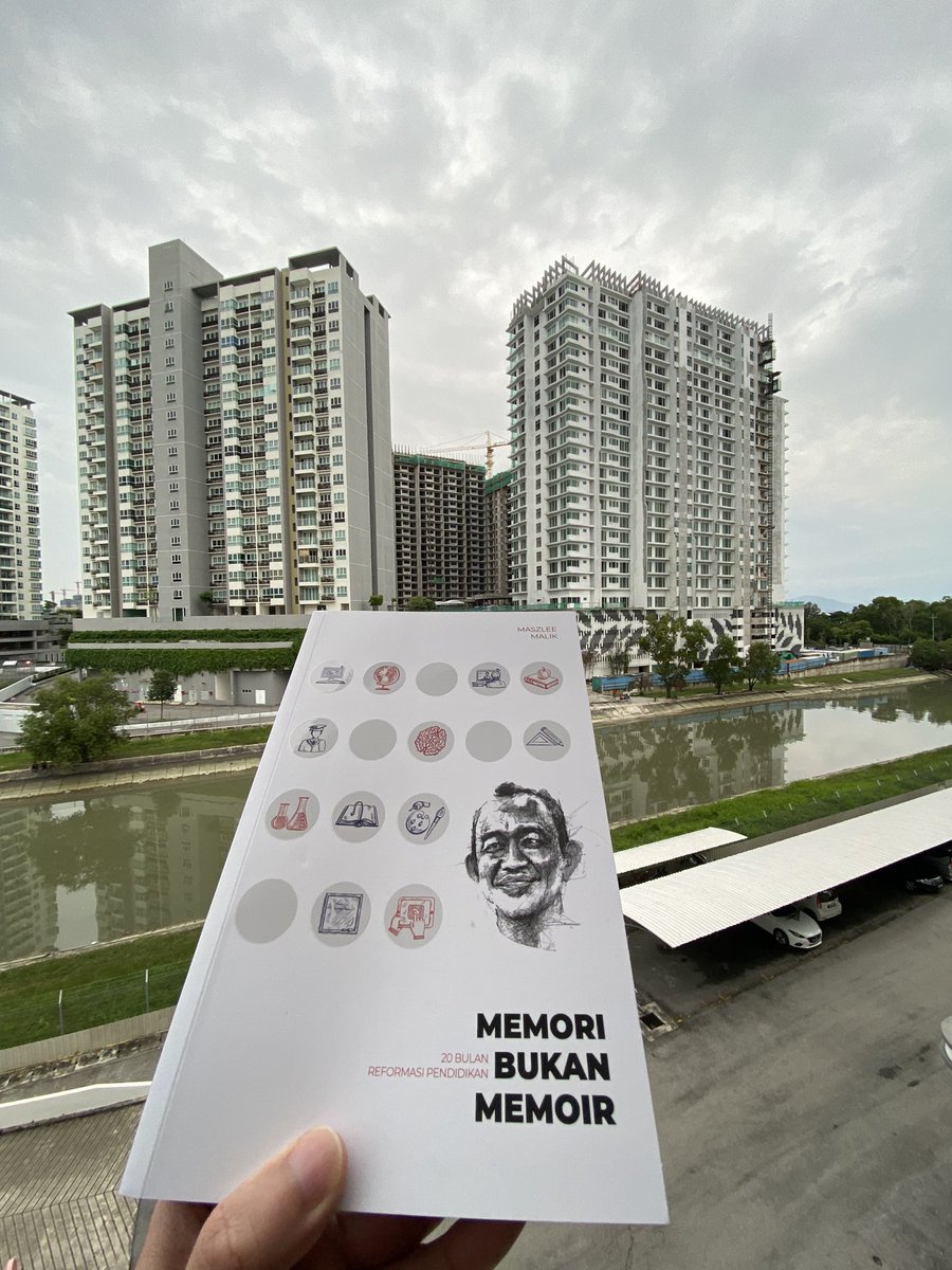 AizuddinK's tweet photo. Buku yang dinanti-nanti. Terima kasih Dr @maszlee https://t.co/VDSsldjdjw