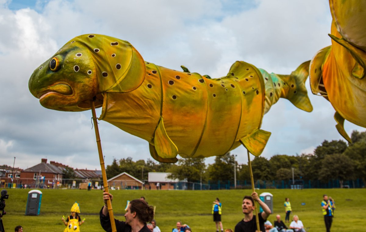 MattyTatwood's tweet photo. I had a great time puppeteering squid, bird, trout & ships as part of #tynerising for @MovingPartsArts Newcastle Puppetry Festival. If you missed it you can watch the whole outdoor spectacle on YouTube here: https://t.co/JZ70gQqVqa https://t.co/nQOM18Ifev